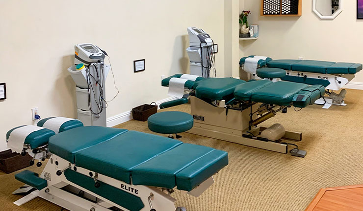chiropractic tables Kelly Wellness & Chiropractic In Cupertino