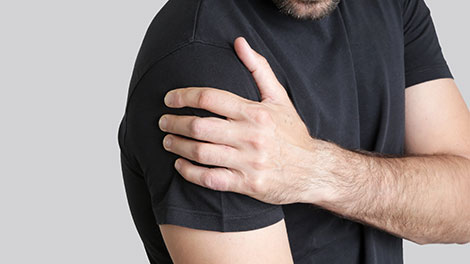 patient requiring frozen shoulder treatment in Cupertino