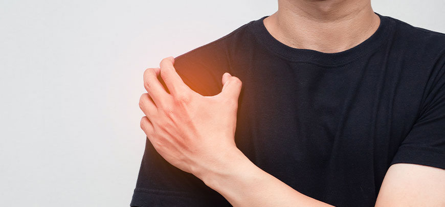 patient needing shoulder tendinopathy treatment in Cupertino